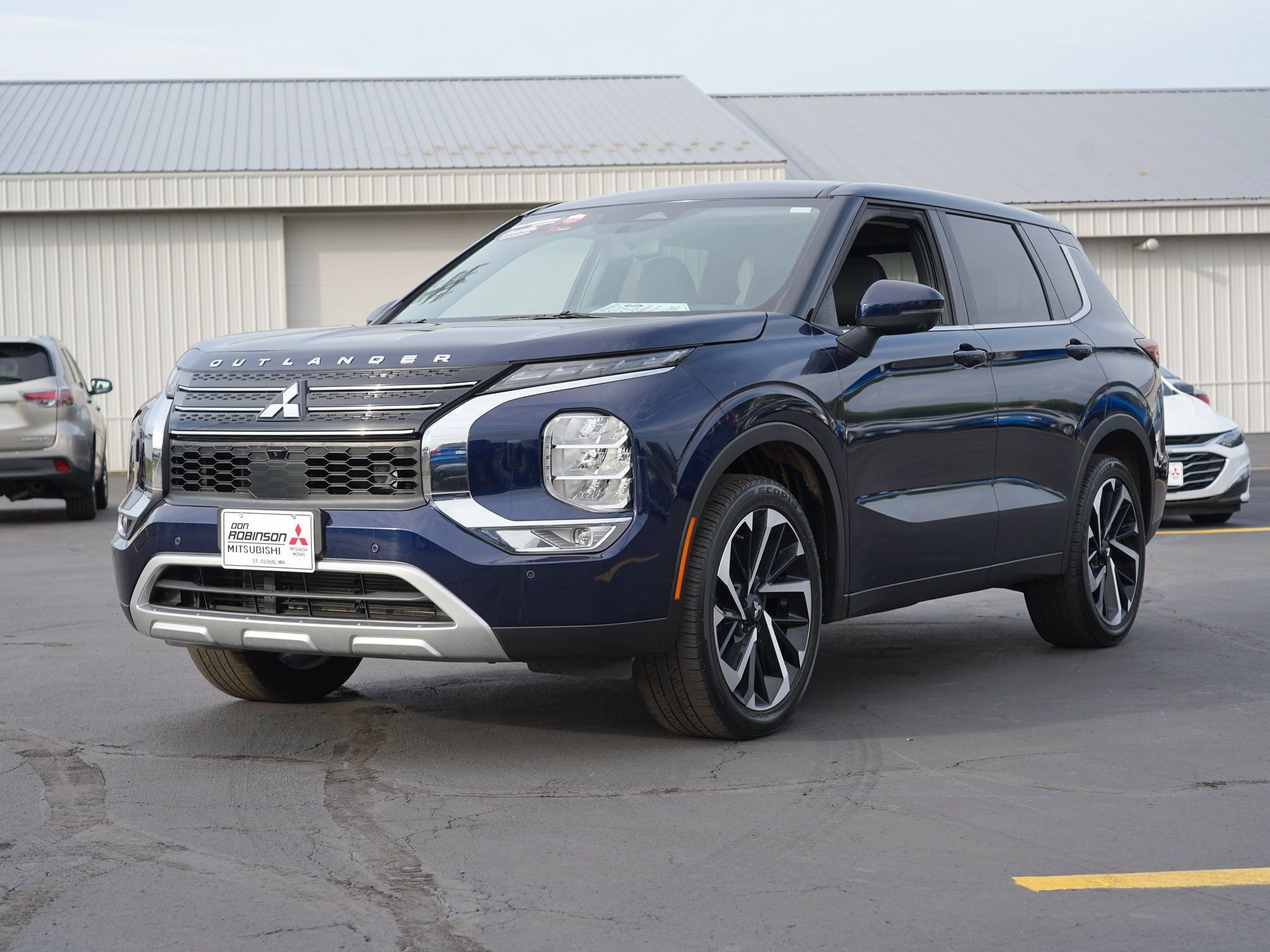 Used 2024 Mitsubishi Outlander SE AWD/4WD image 8