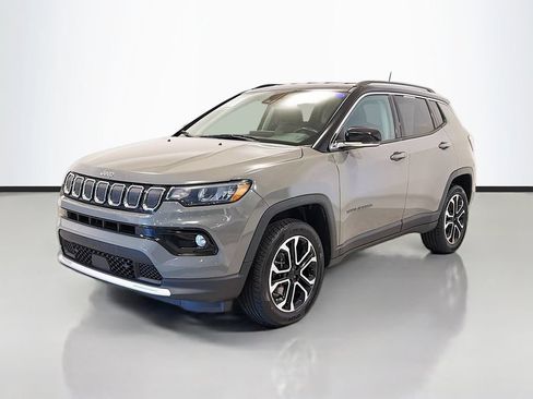 Used 2022 Jeep Compass Limited AWD/4WD image 3