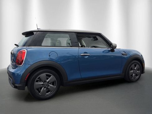Used 2023 MINI Cooper 2-Door Hardtop w/ Signature Upholstery Package FWD image 7