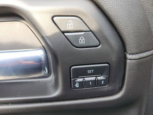 Used 2021 Chevrolet Silverado 1500 High Country image 32