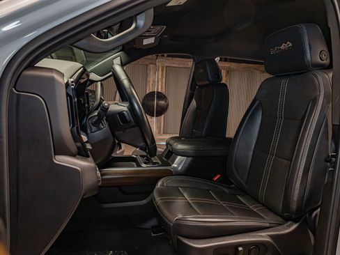 Used 2024 Chevrolet Silverado 3500 High Country w/ Technology Package image 23