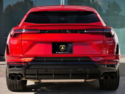 Used 2023 Lamborghini Urus S image 4