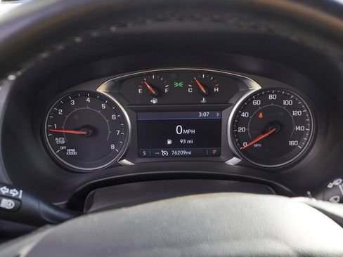 Used 2024 GMC Terrain SLT image 11