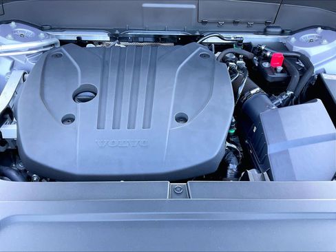 New 2026 Volvo XC90 B5 Plus w/ Protection Package image 13