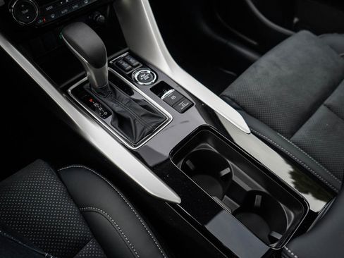 New 2025 Mitsubishi Eclipse Cross SE image 28