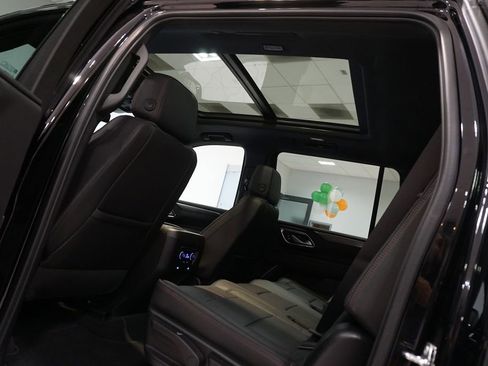 Used 2024 Chevrolet Suburban RST image 32