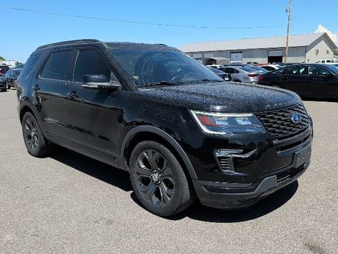 Used 2018 Ford Explorer Sport w/ Equipment Group 401A AWD/4WD image 2