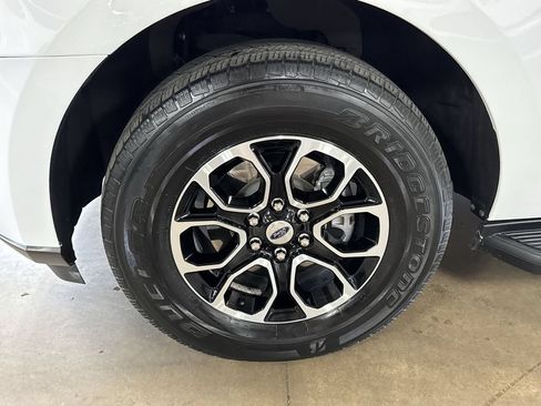 Used 2022 Ford Expedition XLT AWD/4WD image 33