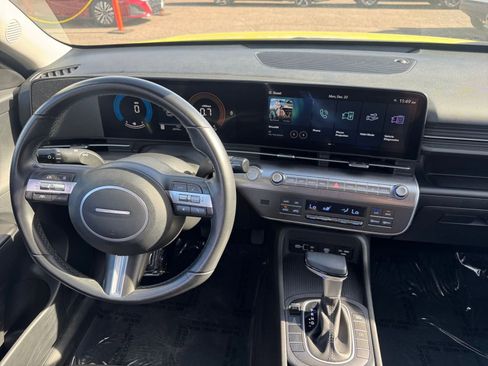 Used 2025 Hyundai Kona SEL image 34