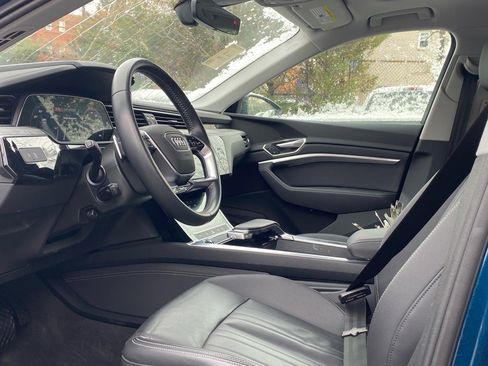 Used 2021 Audi e-tron Premium w/ Convenience Plus Package image 8