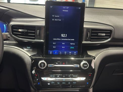 Used 2024 Ford Explorer ST w/ Technology Package image 31