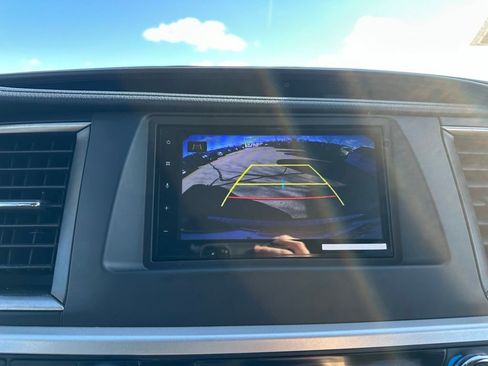 Used 2017 Toyota Highlander Limited image 23