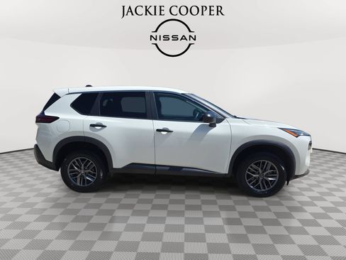 Used 2023 Nissan Rogue S FWD image 4