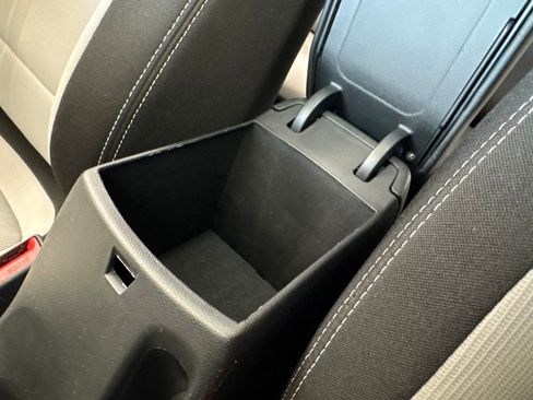 Used 2025 Hyundai Venue SEL FWD image 30