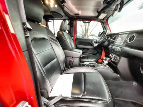 Used 2020 Jeep Wrangler Unlimited Sahara image 27