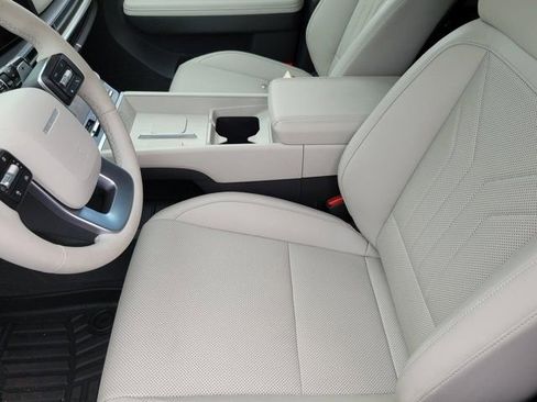 Used 2025 Hyundai Santa Fe SEL FWD image 18