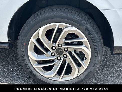 New 2026 Lincoln Navigator Reserve AWD/4WD image 19