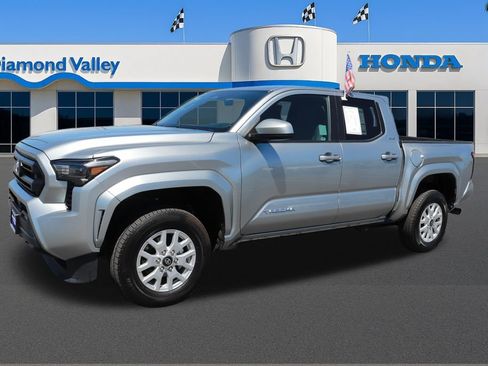Used 2024 Toyota Tacoma SR5 AWD/4WD image 3