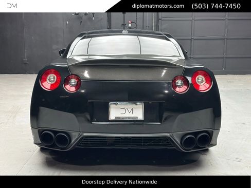 Used 2013 Nissan GT-R Black Edition image 6
