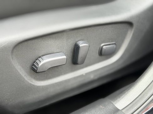 Used 2020 Nissan Rogue SL image 17