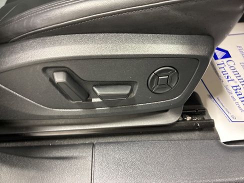 Used 2024 Audi Q3 2.0T Premium AWD/4WD image 24