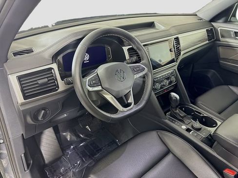 Used 2023 Volkswagen Atlas Cross Sport SE image 10