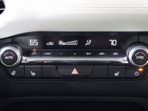 New 2025 MAZDA MAZDA3 2.5 Turbo Sedan w/Premium Plus image 39