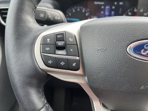 Used 2022 Ford Explorer XLT w/ Equipment Group 202A image 27