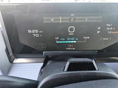 Used 2025 GMC Hummer EV 3X w/ LPO, Illumination Package AWD/4WD image 3