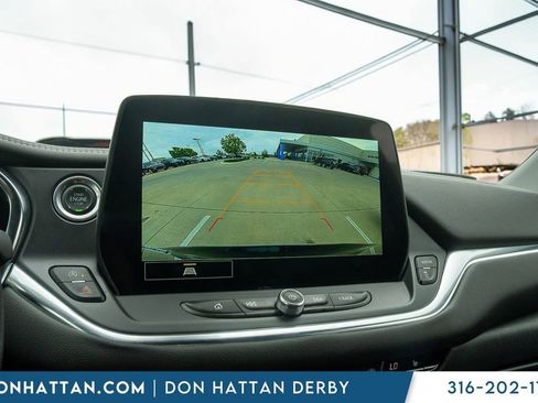 Used 2025 Chevrolet Blazer LT FWD image 8