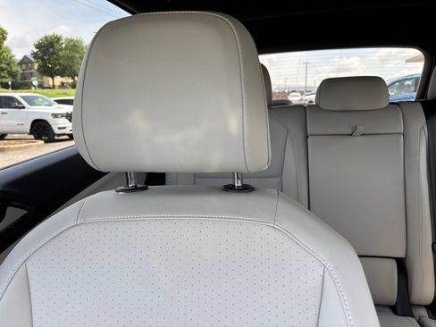 Certified 2023 Volkswagen Tiguan SE R-Line FWD image 23