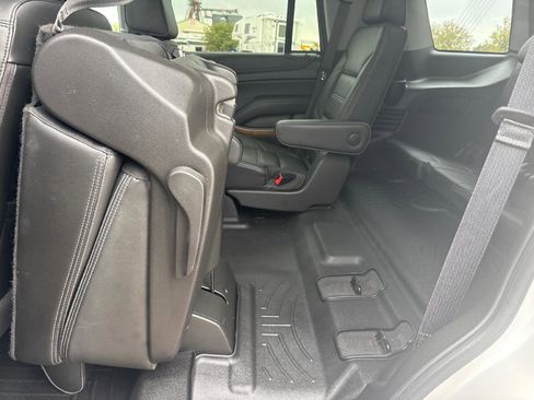 Used 2020 GMC Yukon Denali w/ Denali Premium Package image 40