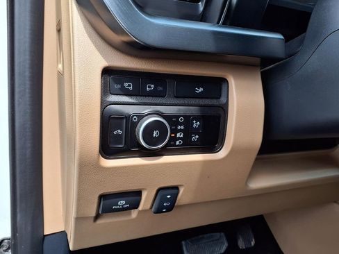 Used 2024 Ford F350 4x4 Crew Cab Super Duty image 27