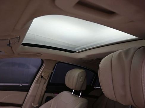 Used 2017 Mercedes-Benz S 550 Sedan image 14