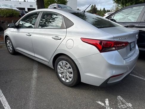 Used 2018 Hyundai Accent SE FWD image 3