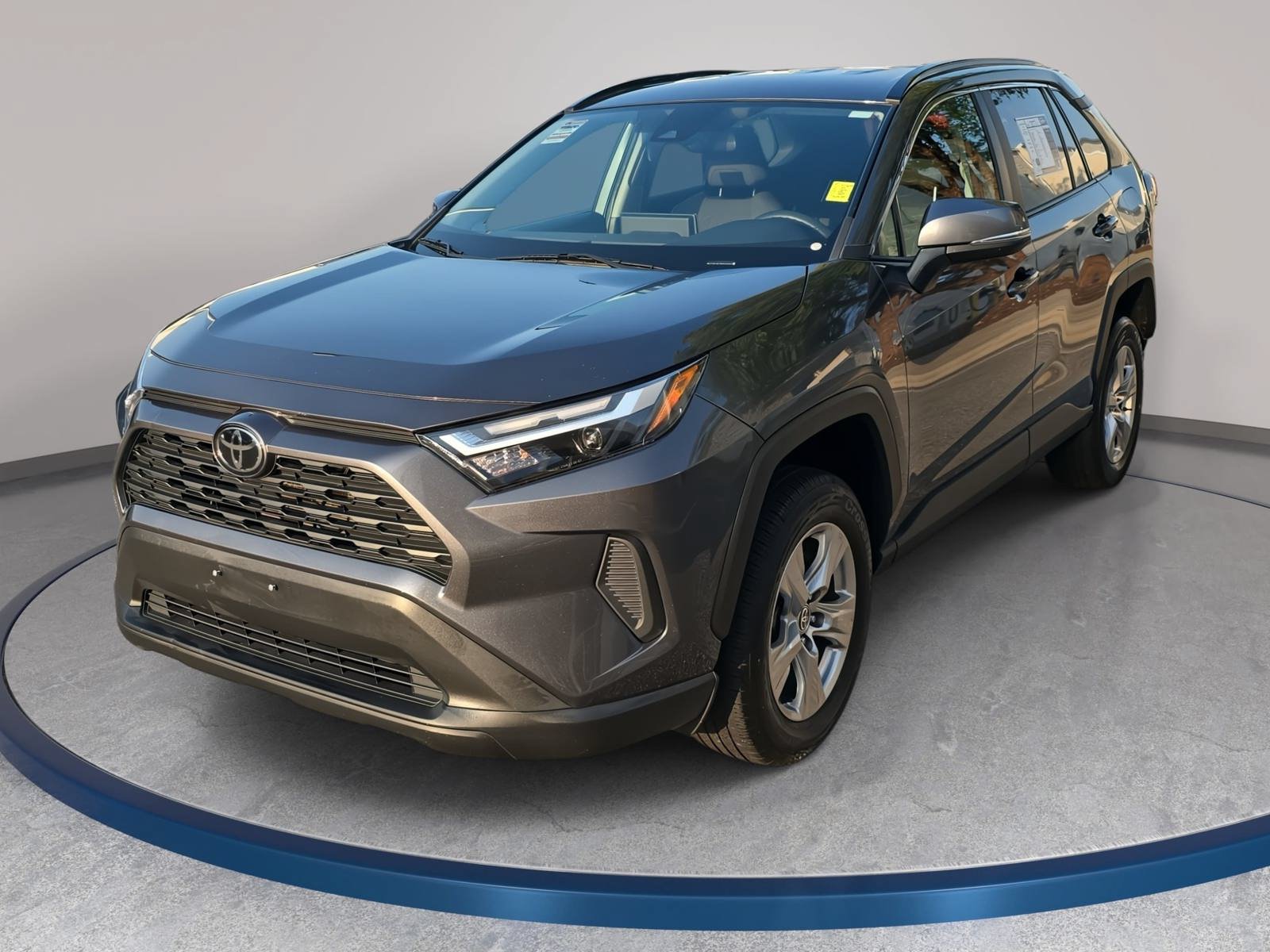Used 2024 Toyota RAV4 XLE FWD image 1