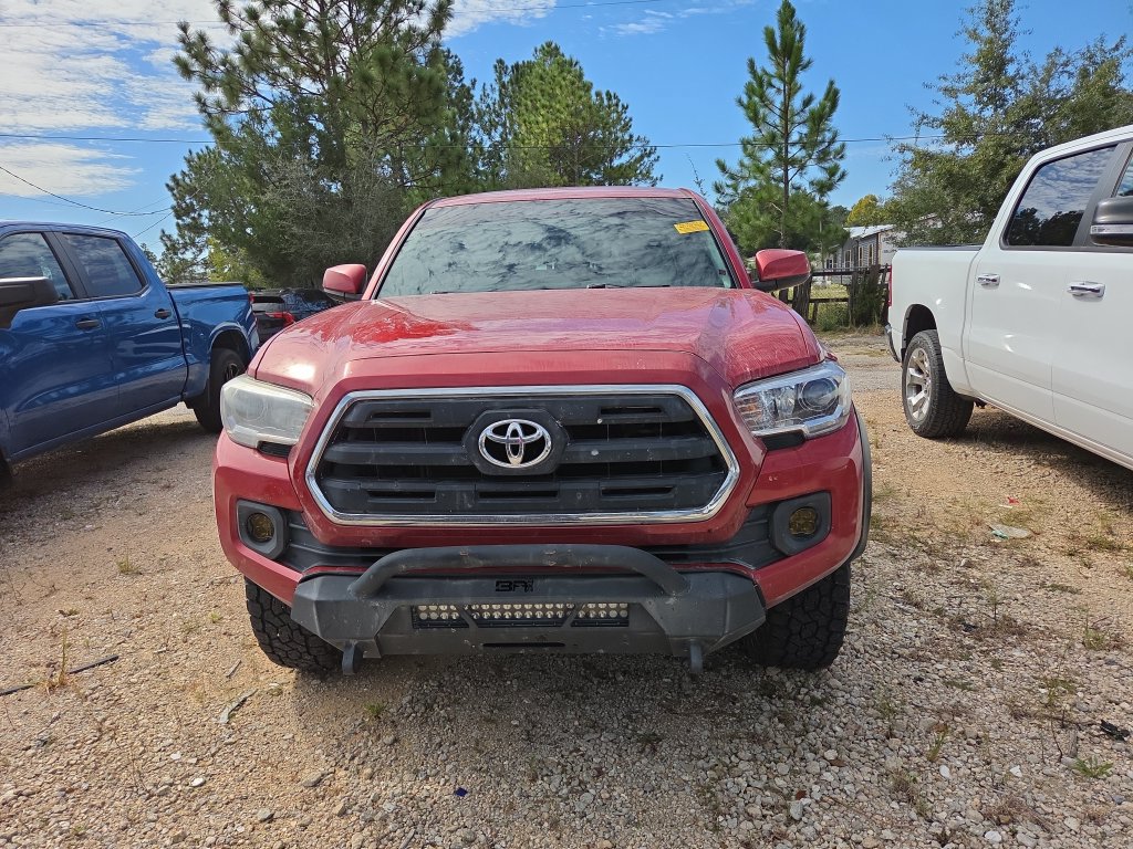 Used 2016 Toyota Tacoma SR5 w/ Towing Package AWD/4WD image 3
