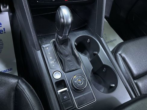 Used 2018 Volkswagen Atlas SE AWD/4WD image 25