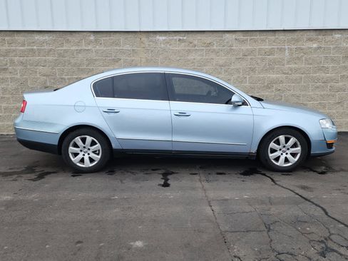 Used 2008 Volkswagen Passat Turbo image 2