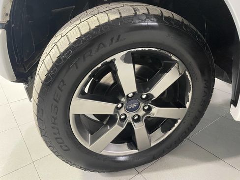 Used 2017 Ford F150 Lariat w/ Equipment Group 501A Mid image 10