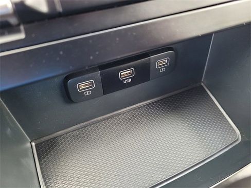 Used 2024 Kia Carnival LX image 14