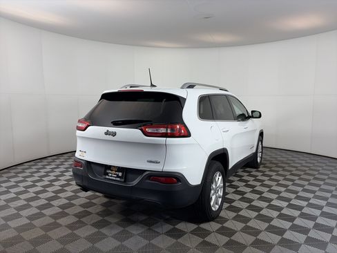 Used 2016 Jeep Cherokee Latitude image 5