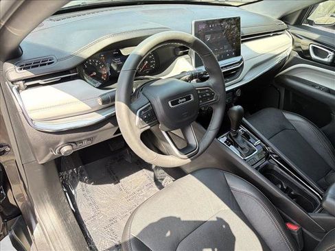 Used 2023 Jeep Compass Limited AWD/4WD image 13