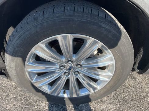 Used 2020 Ford Explorer Limited w/ Class III Trailer Tow Package image 22