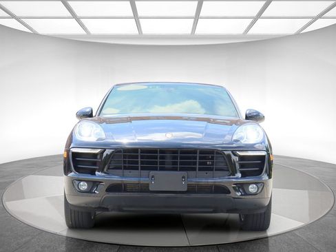 Used 2017 Porsche Macan AWD/4WD image 2