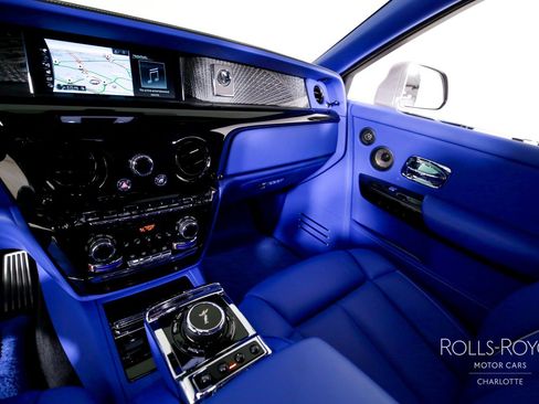 Used 2024 Rolls-Royce Phantom Sedan w/ The Phantom Package RWD image 16