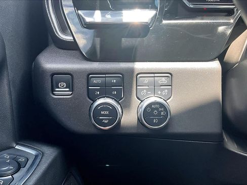 Used 2024 GMC Sierra 1500 SLT AWD/4WD image 36