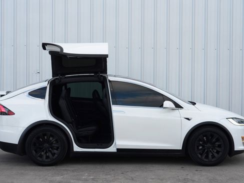 Used 2017 Tesla Model X 75D image 52