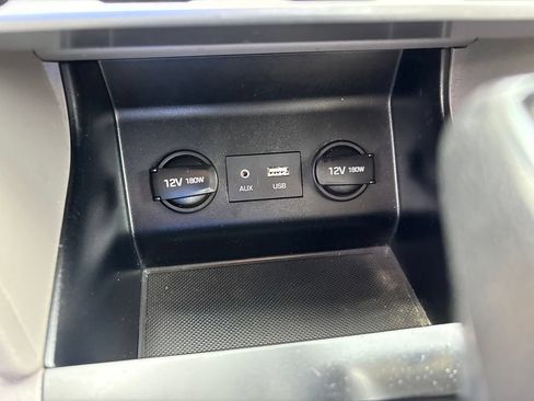 Used 2020 Hyundai Elantra SE FWD image 32