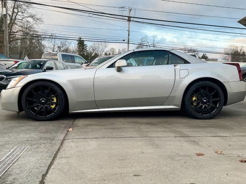 Used 2006 Cadillac XLR V image 6